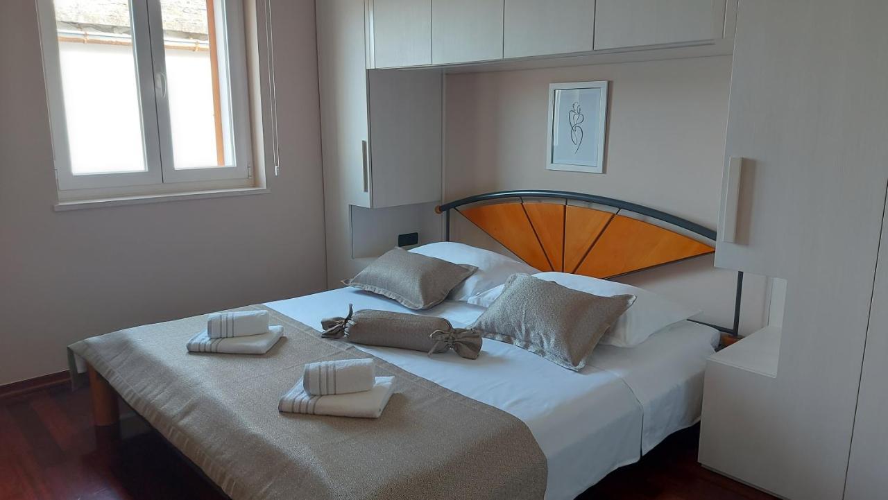 Luxury Penthouse Roberta Appartement Primošten Buitenkant foto